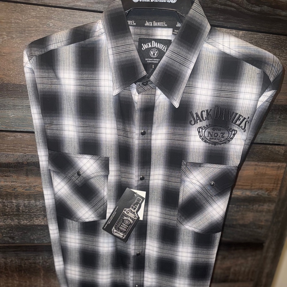 Jack Daniel's Pearl Snap Western Button up. - Picture 8 of 9